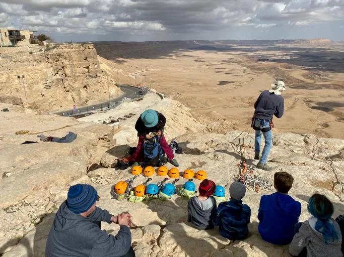 rappelling desert prime